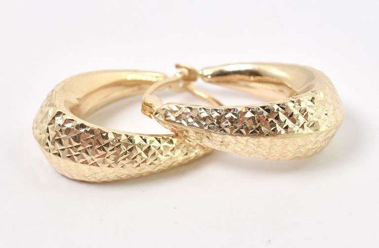 Adorable 14K Yellow Gold Hoop Earrings
