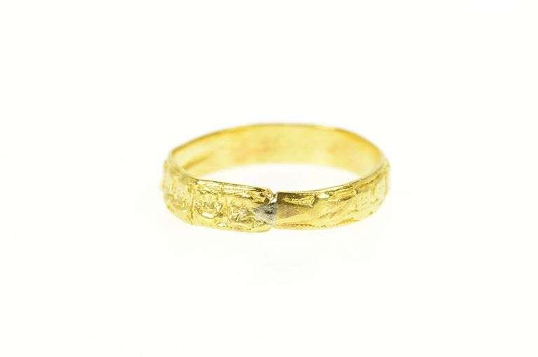 22K Yellow Gold Ornate Chinese Character Fortune Wrap Band Ring