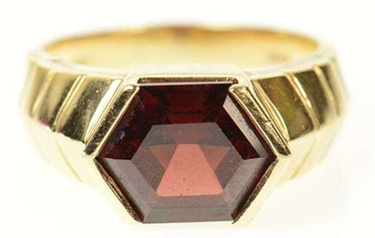 14K Yellow Gold Hexagonal Cut Ornate Garnet Grooved Ring