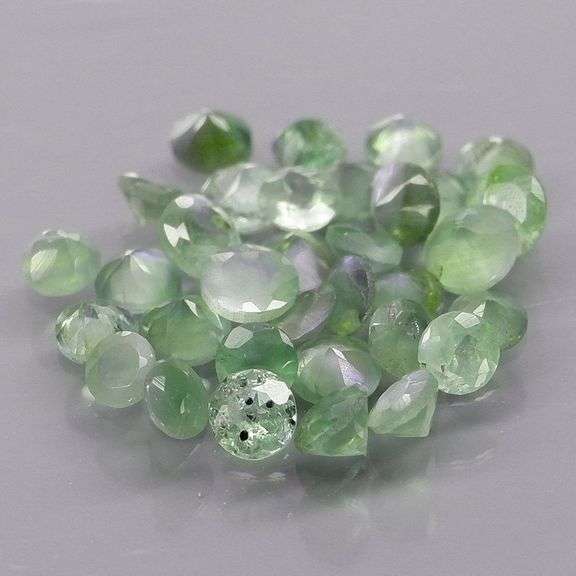 Marvelous 1.01ct green Alexandrite set