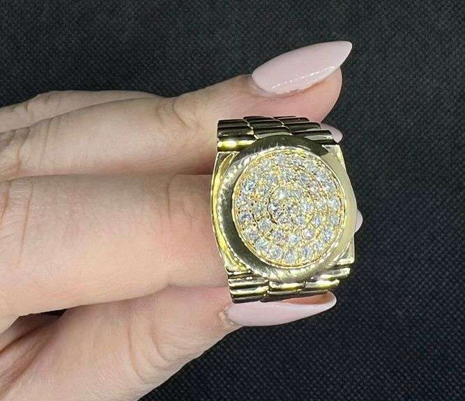 STYLISH AND ELEGANT 14K YELLOW GOLD MEN’S DIAMOND RING