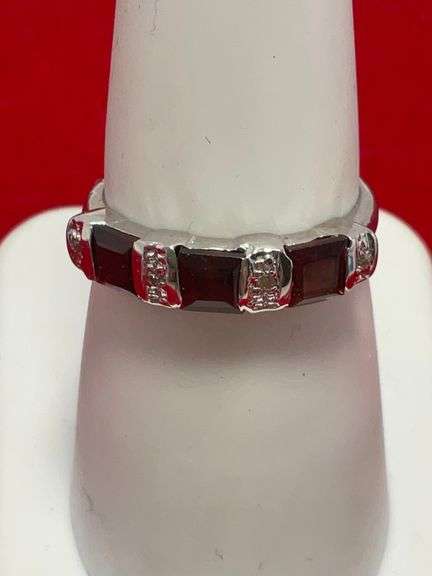 LADIES 10K WHITE GOLD GARNET AND DIAMOND BAND