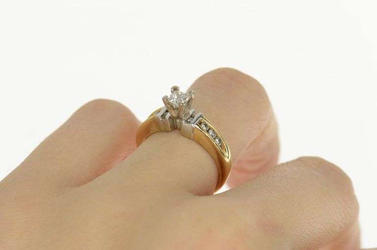 14K Yellow Gold 1.00 Ctw Princess Diamond Engagement Ring