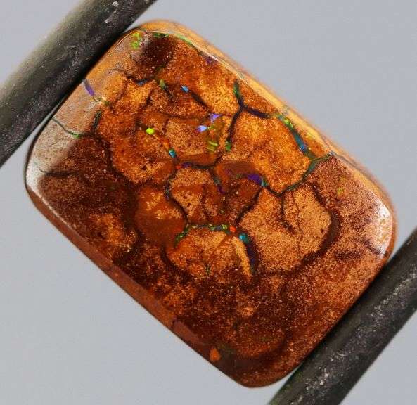 Rainbow flashing! 3.58ct untreated Boulder Opal