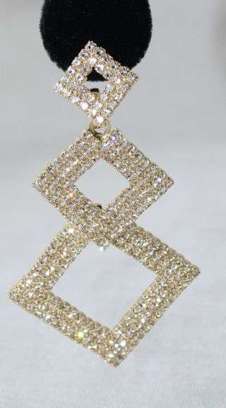 A Very Sexy  Fashion  Design Earrings