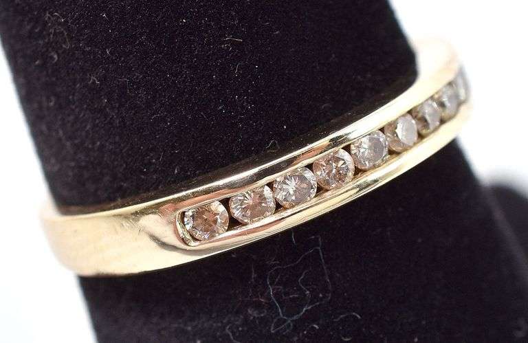 Joyful 14K Yellow Gold Diamond Band Ring