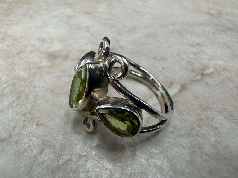 Sterling Silver Natural Gemstone Perdiot Ring Size 6