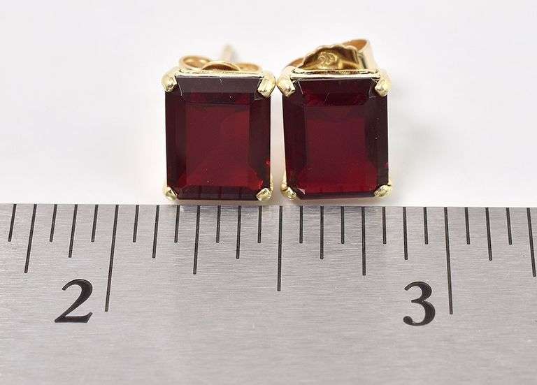 Beautiful 14K Yellow Gold Red Garnet Gemstone Stud Earrings