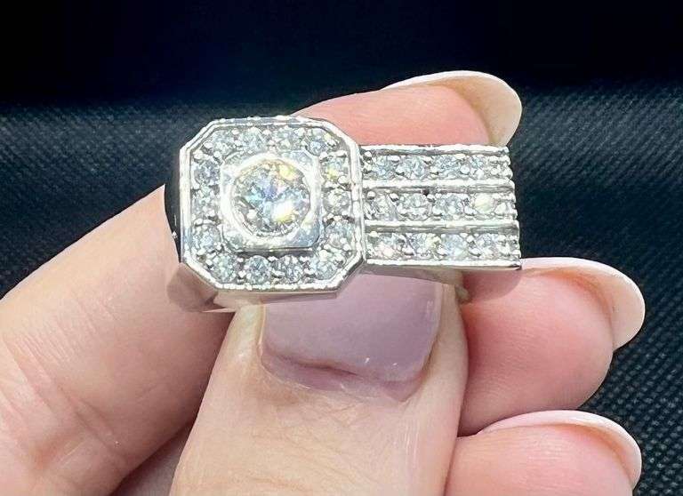 STUNNING AND UNIQUE 10K WHITE GOLD MEN’S DIAMOND RING