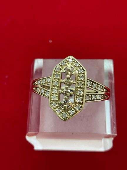 BRAND NEW LADIES 10K GOLD AND DIAMOND RING