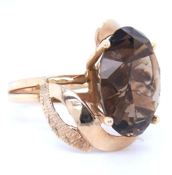 Vintage 10kt Yellow gold oval smokey quartz ring