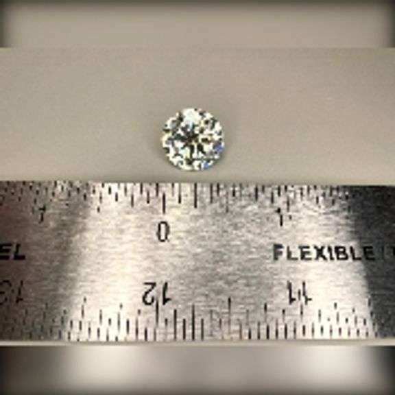 Huge 8.04 Ct Sparkling VVs1 I-J Simulated Diamond Solitaire