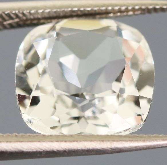 Stunning 5.09ct diamond white Topaz