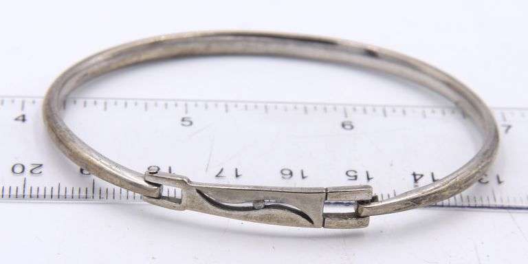 Group lot of vintage 925 sterling silver bangles