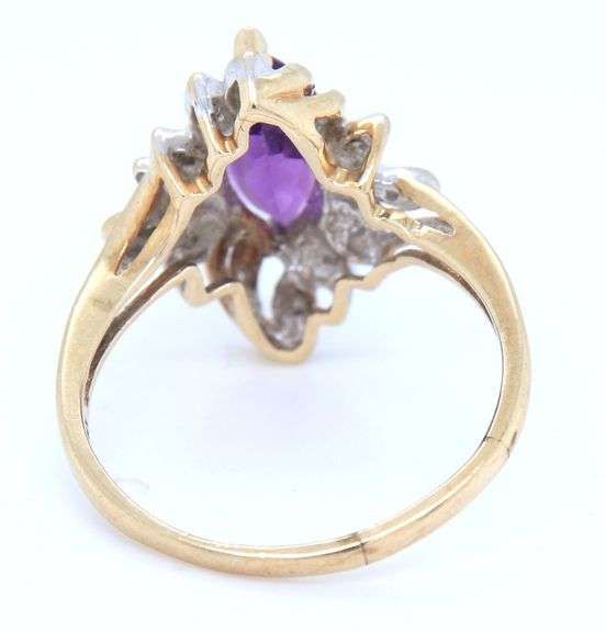 10kt Yellow gold pear shaped amethyst and diamond cocktail ring