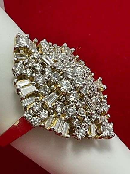 CERTIFIED 14K WHITE GOLD DIAMOND COCKTAIL RING. 2.00 CARATS