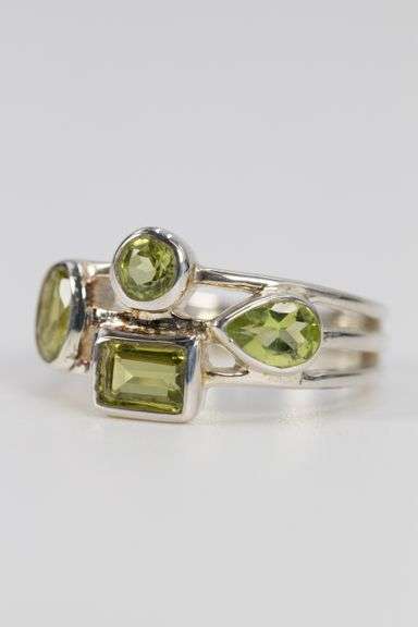 Sterling Silver Natural Peridot Gemstone Ring Size 10