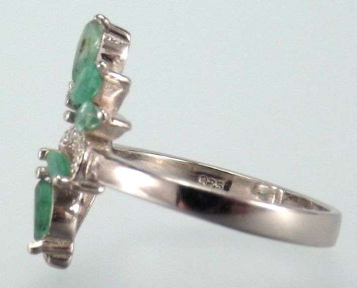 Stunning 1.5 Ct Natural Emerald Solid .925 Sterling Silver Ring