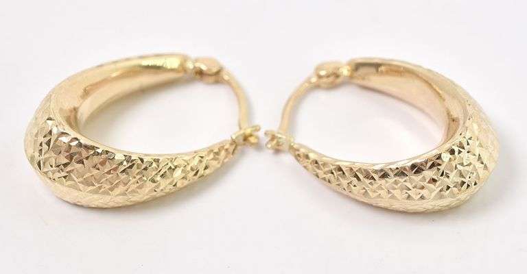 Adorable 14K Yellow Gold Hoop Earrings