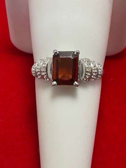 BRAND NEW 10k white gold diamond and garnet ring
