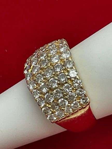 CERTIFIED 18K YELLOW GOLD AND DIAMOND RING. 2.00 CARATS