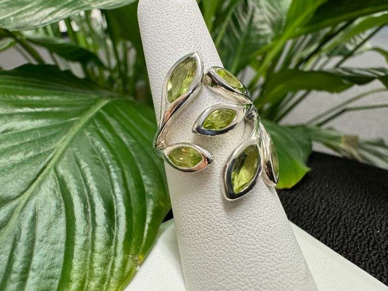 Sterling Silver Natural Gemstone Perdiot Ring Size 6