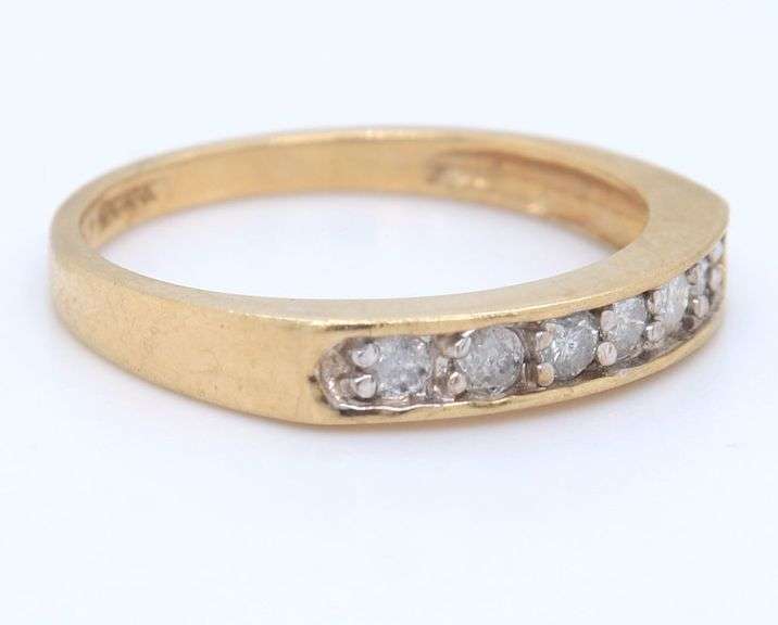 10kt Yellow gold 6 stone diamond band