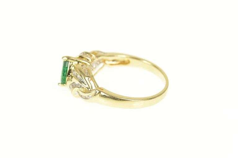 14K Yellow Gold 0.91 Ctw Natural Emerald Diamond Engagement Ring