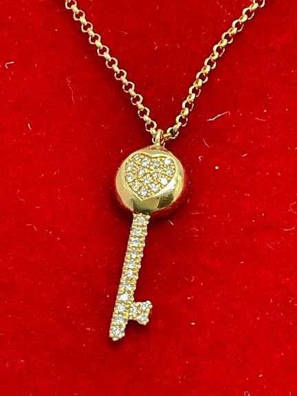 BRAND NEW 14K GOLD CHAIN WITH A DIAMOND PENDANT
