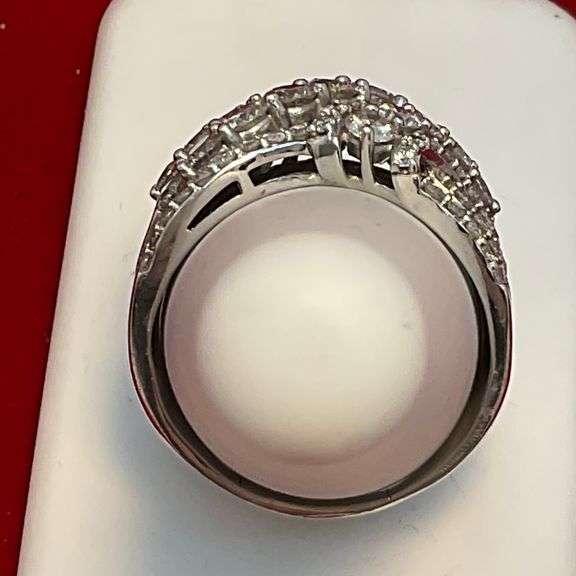 CERTIFIED 14K WHITE GOLD AND DIAMOND RING