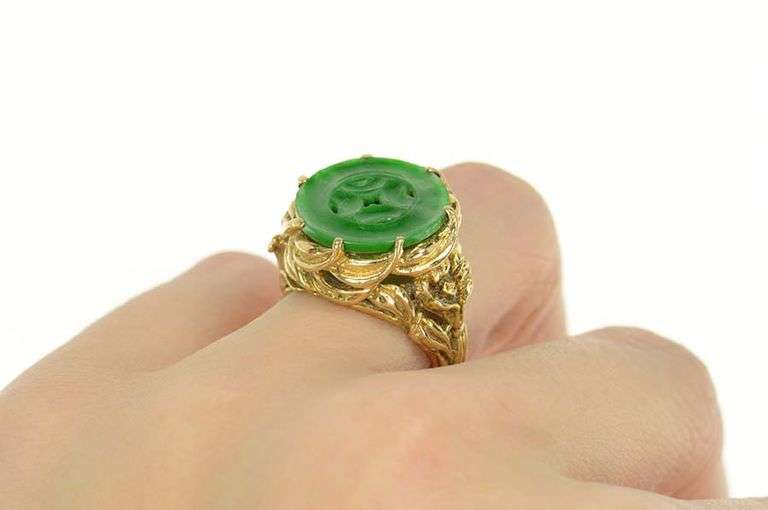 14K Yellow Gold Elaborate Carved Jade Circle Calla Lily Ring