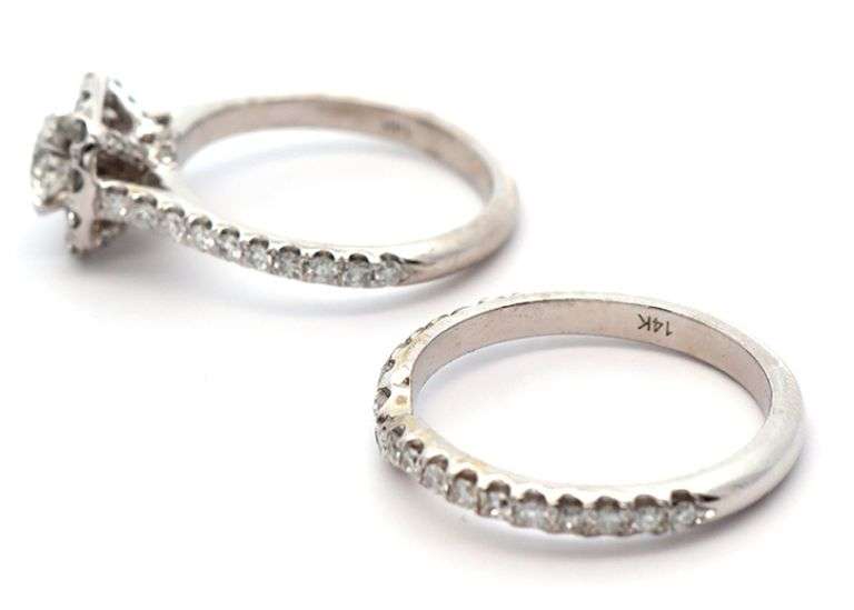 Neil Lane 1.50ctw Round Diamond Cushion Frame Bridal Set in 14K