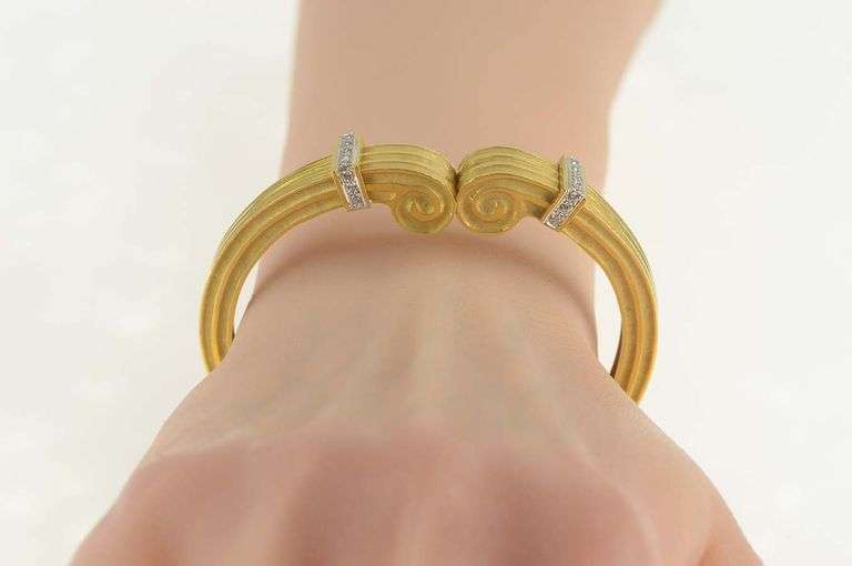 18K Yellow Gold Robert Wander Winc Diamond Scroll Cuff Bracelet