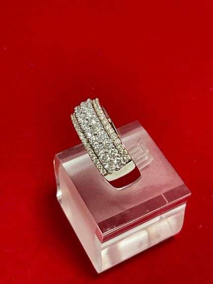 CERTIFIED BRAND NEW 14KWHITE AND ROSE GOLD DIAMOND BAND. 1.50 CARAT