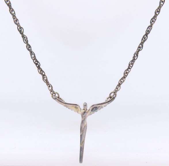 Vintage 925 sterling silver Angel pendant on chain necklace