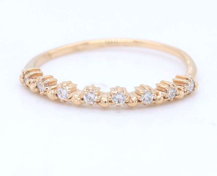 14kt Yellow gold 0.15ctw eight stone diamond band