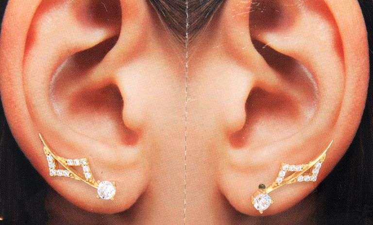 14kt Yellow gold diamond ear climber