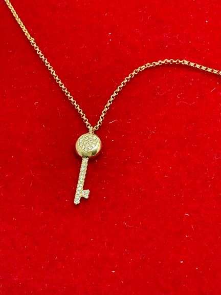 BRAND NEW 14K GOLD CHAIN WITH A DIAMOND PENDANT