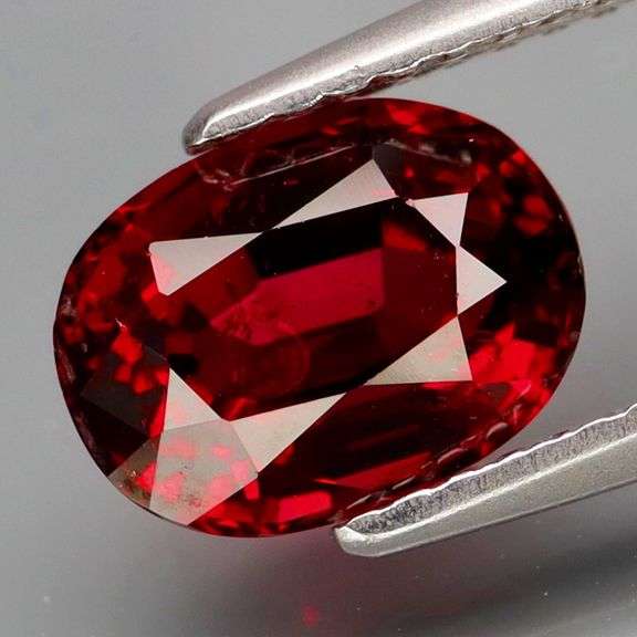 Top red 2.32ct Rhodolite Garnet