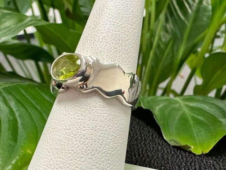 Sterling Silver Natural Gemstone Perdiot Ring Size 7