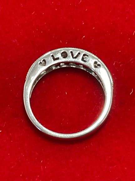 10K WHITE GOLD AND DIAMOND BAND