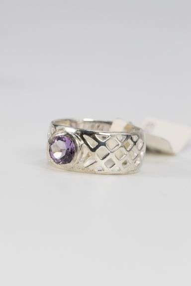 Sterling Silver Amethyst Gemstone Ring