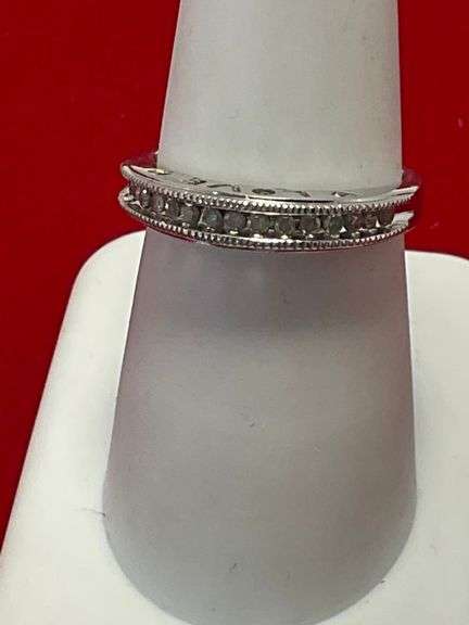 10K WHITE GOLD AND DIAMOND BAND