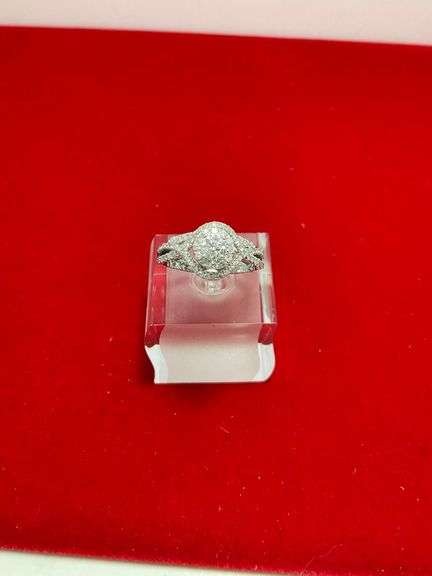 CERTIFIED 14K WHITE GOLD DIAMOND RING. 1.00 CARAT