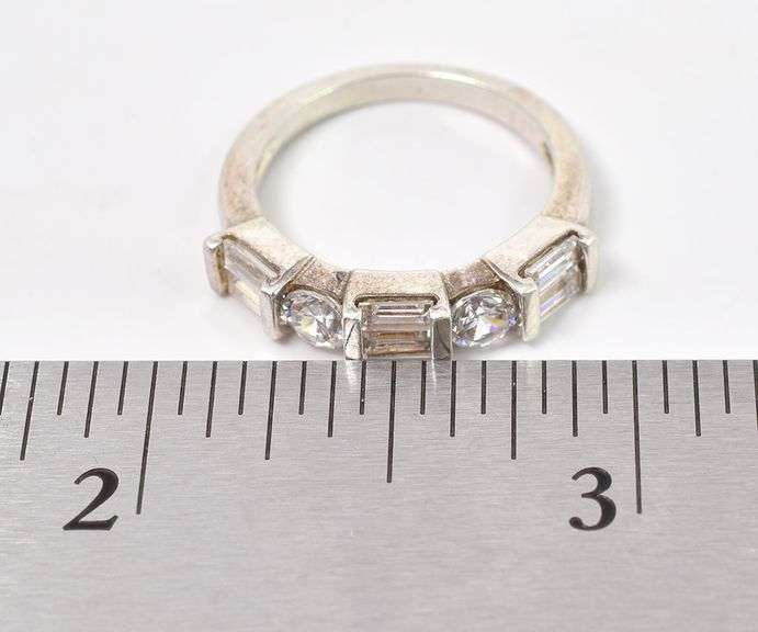 Cubic Zirconia Gemstone Ring in Sterling Silver