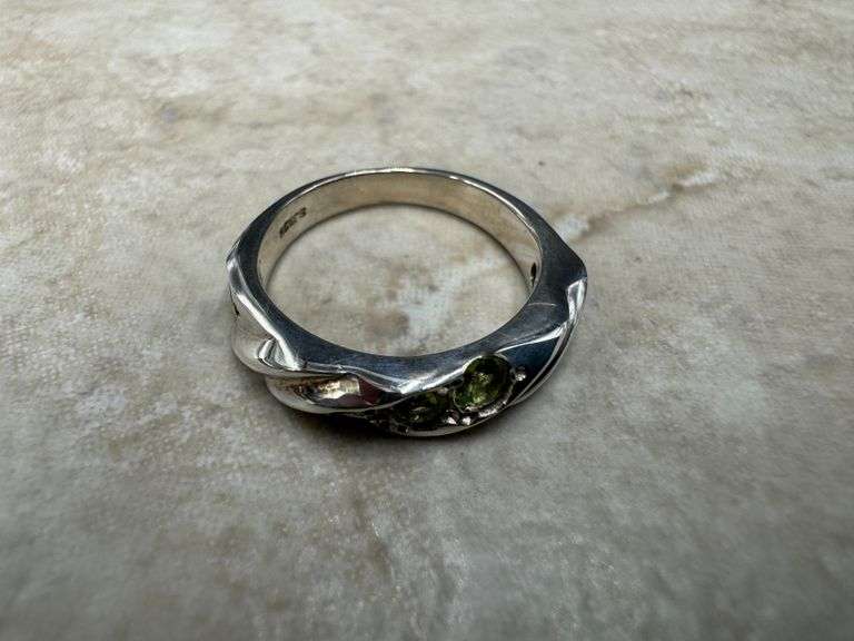 Sterling Silver Natural Gemstone Perdiot Ring Size 6