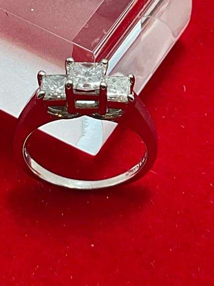 CERTIFIED NEW 14K WHITE GOLD DIAMOND RING. 1.00 CARAT