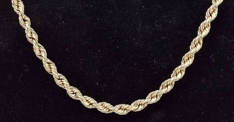 Charming 14K Yellow Gold Rope Chain Necklace