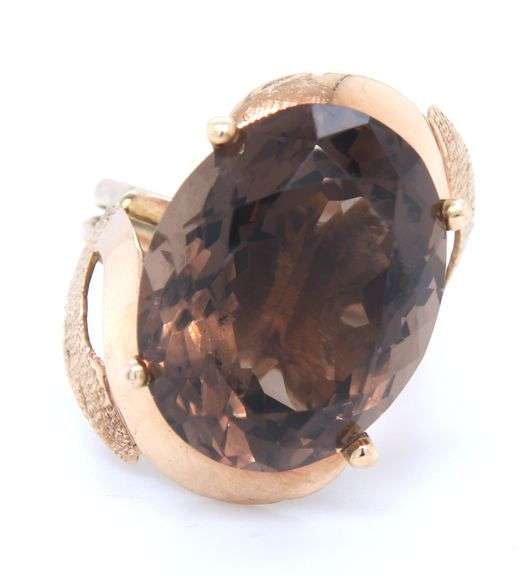 Vintage 10kt Yellow gold oval smokey quartz ring