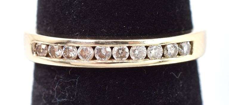 Joyful 14K Yellow Gold Diamond Band Ring